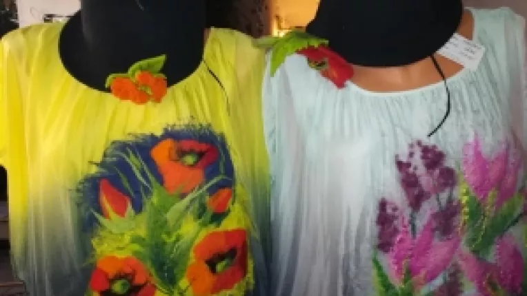 Creatiile Electrei fac furori la targul organizat in curtea MTR