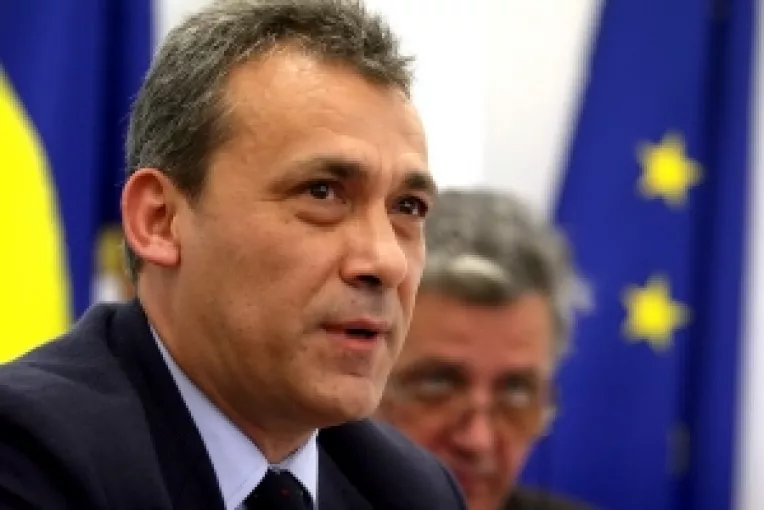 Dan Pavel: "Alegerile ne-au aruncat intr-o criza totala"