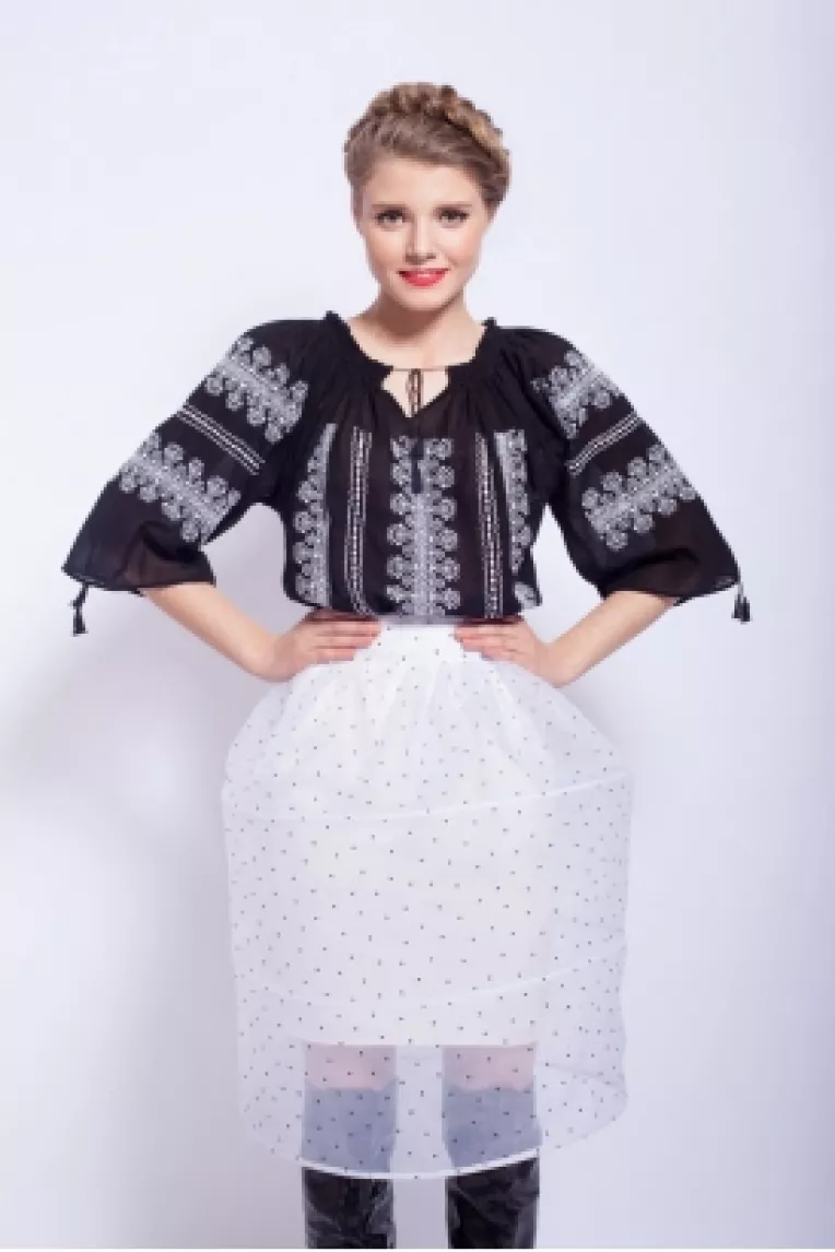 Descopera-ti senzualitatea intr-o creatie Romanian Label din colectia Primavara-Vara 2014