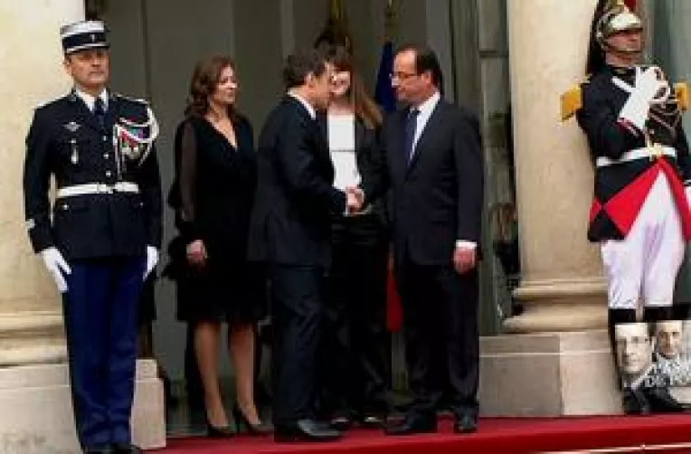 Francois Hollande este investit astazi in functia de presedinte al Frantei