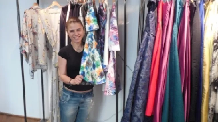 Ioana Popa: "In copilarie, aveam caiete mari in care desenam tot felul de tinute!"