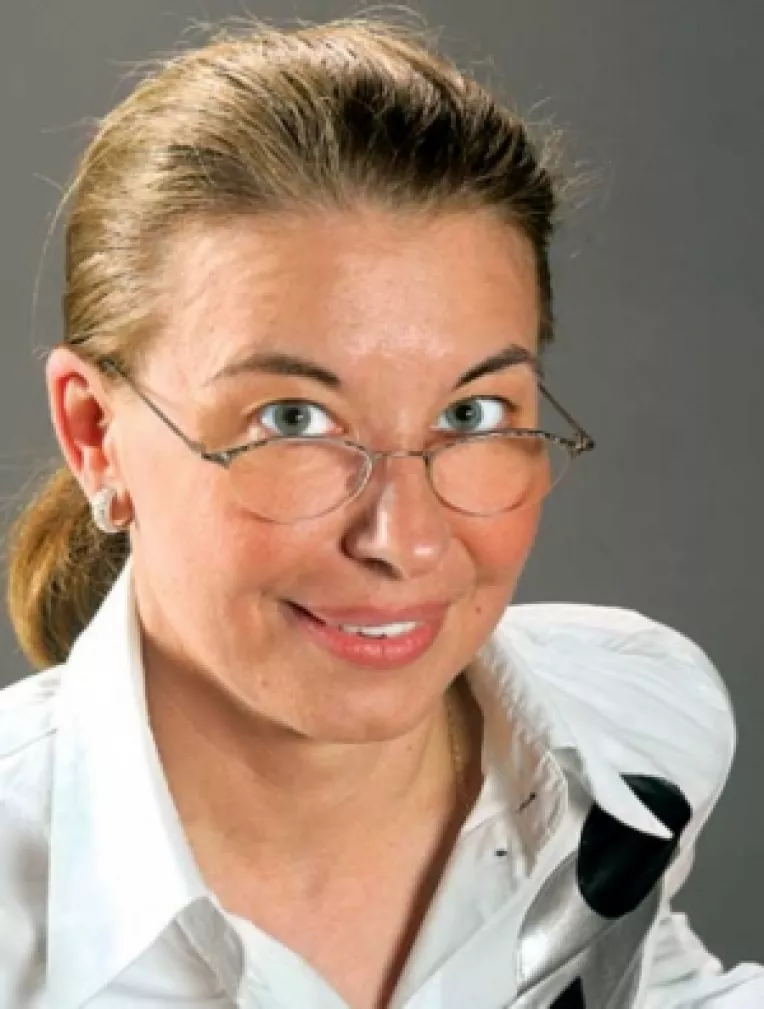 Magda Marincovici: OMS recomanda sa se interzica vanzarea tigarilor electronice minorilor