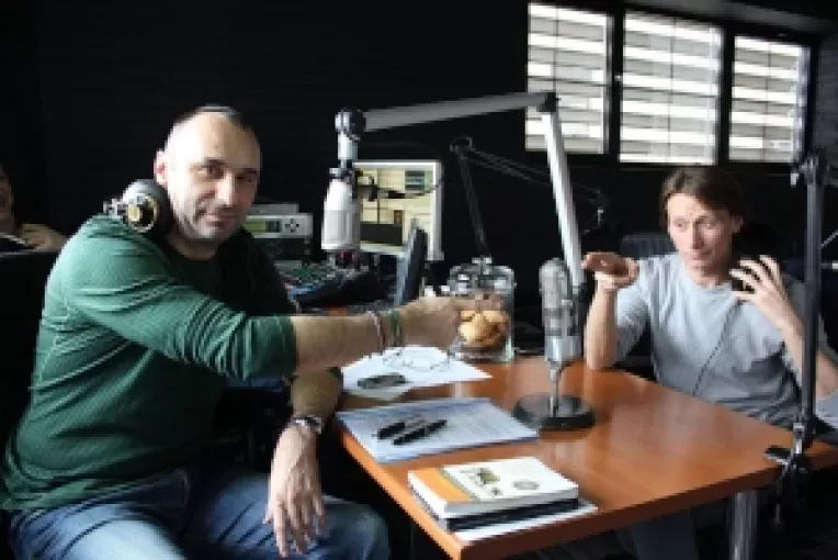 Marius Manole ar fi tentat sa lucreze intr-o  ceainarie din Anglia