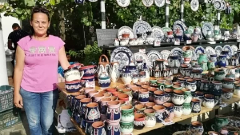 Nana Bledea: Fac parte dintr-o familie de olari si am invatat meseria de la parintii mei!