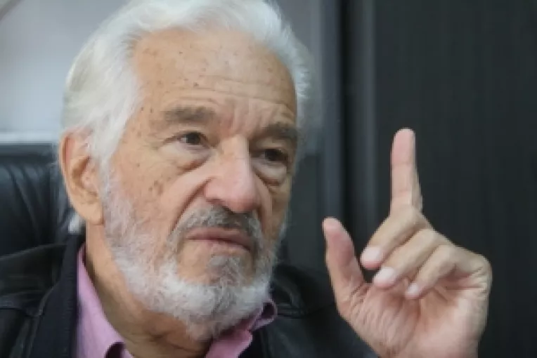 Sergiu Nicolaescu: "Demisia mea din PSD nu are legatura cu finantarea de la guvern a filmelor mele"