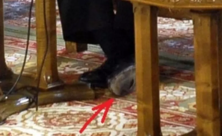 Un baiat cu pantofii rupti de la FMI ne da lectii despre gestionarea economiei 